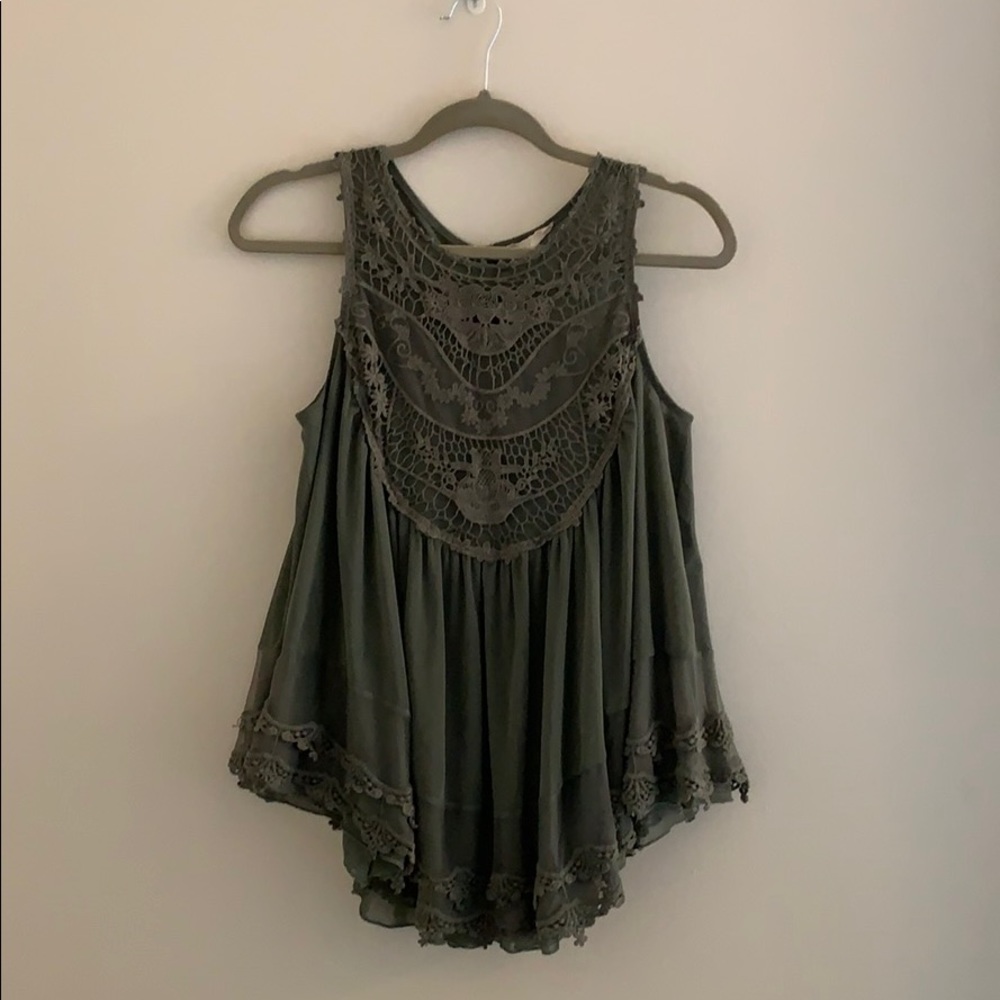 Altair’d State drapy green sleeveless top, size S